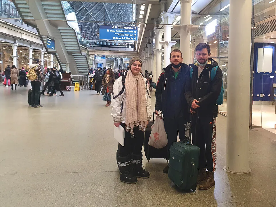 Travelski Express Review - Oscar, Lauren and Tristan