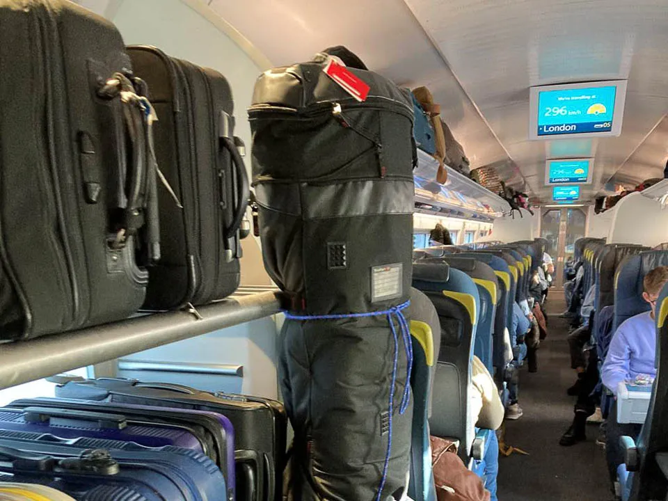 Ski bag tied on Eurostar